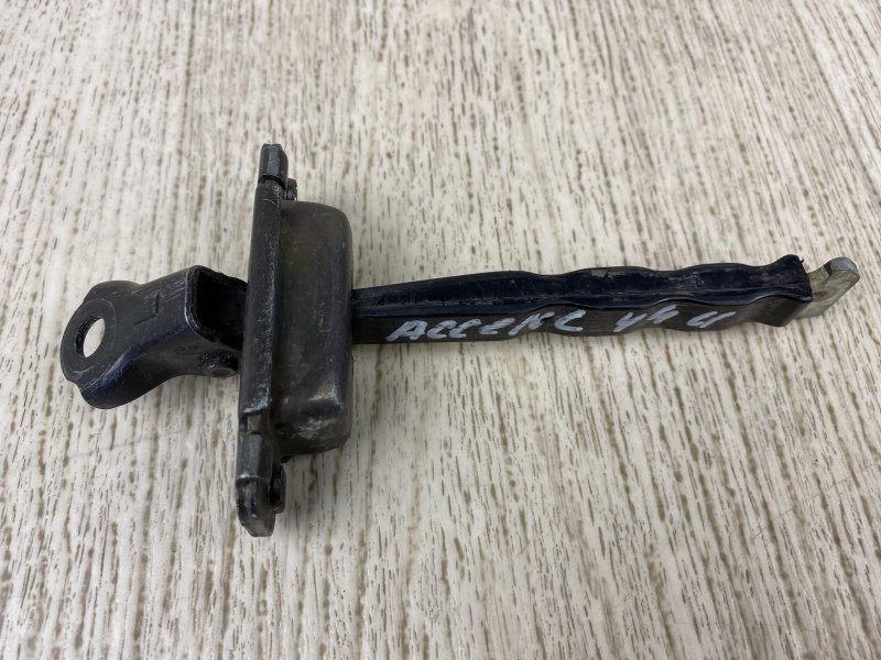 Ограничитель двери передний левый HYUNDAI ACCENT RB 10- 2015 RB 1.6 G4FD 79380-1R000 Б/У