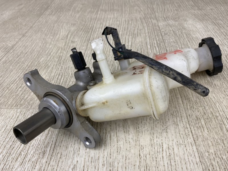 Главный тормозной цилиндр HYUNDAI ACCENT RB 10- RB 1.6 G4FD Главный тормозной цилиндр HYUNDAI ACCENT RB 10- RB 1.6 G4FD