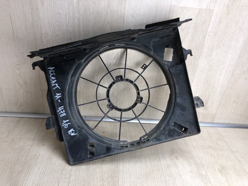 Диффузор вентилятора основного радиатора ACCENT RB 10- 2015 RB 1.6 G4FD