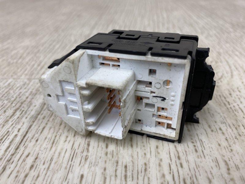 Блок управления зеркалами ACCENT RB 10- 2015 RB 1.6 G4FD