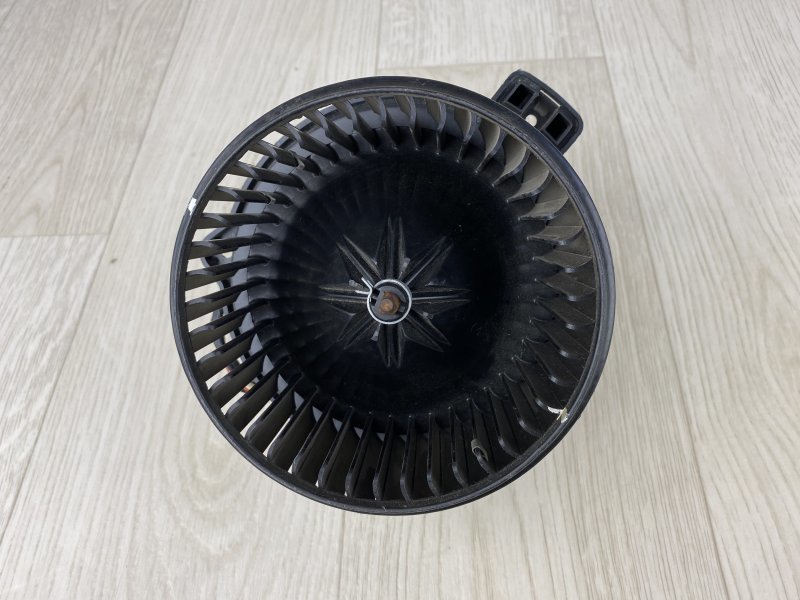 Моторчик печки HYUNDAI ACCENT RB 10- 2016 RB 1.6 G4FD 97111-1R000 Б/У