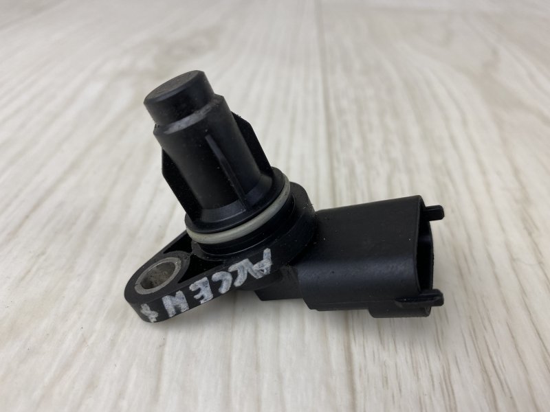 Датчик положения распредвала HYUNDAI ACCENT RB 10- 2016 RB 1.6 G4FD 39350-2B030 Б/У