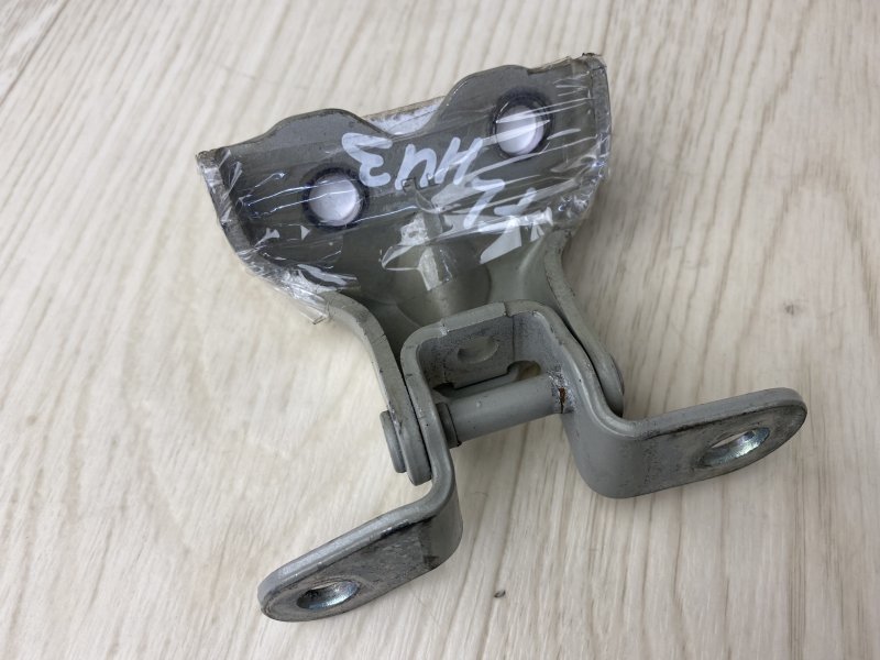 Петля двери нижняя передняя левая ACCENT RB 10- 2015 RB 1.6 G4FD Петля двери нижняя передняя левая ACCENT RB 10- 2015 RB 1.6 G4FD