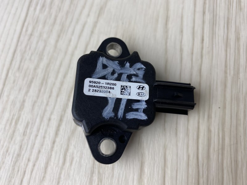 Датчик удара HYUNDAI ACCENT RB 10- RB 1.6 G4FD Датчик удара HYUNDAI ACCENT RB 10- RB 1.6 G4FD