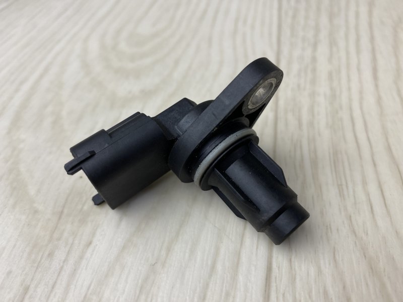 Датчик положения распредвала HYUNDAI ACCENT RB 10- 2015 RB 1.6 G4FD 39350-2B030 Б/У