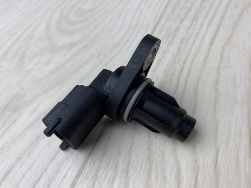 Датчик положения распредвала HYUNDAI ACCENT RB 10- 2015 RB 1.6 G4FD 39350-2B030 Б/У