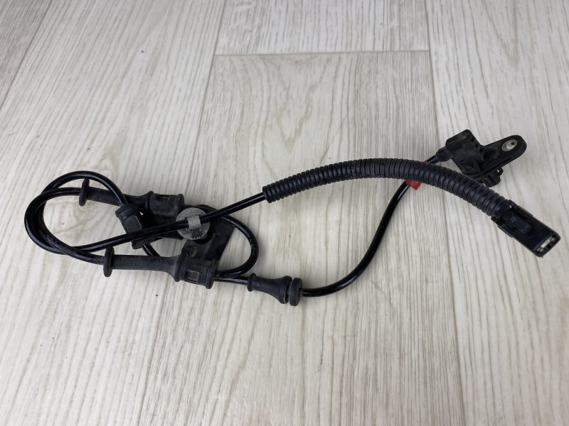 Запчасть датчик abs передний правый HYUNDAI ACCENT RB 10- 2015 RB 1.6 G4FD 95671-1R000 Б/У Датчик ABS передний правый HYUNDAI ACCENT RB 10- 2015 RB 1.6 G4FD 95671-1R000 Б/У