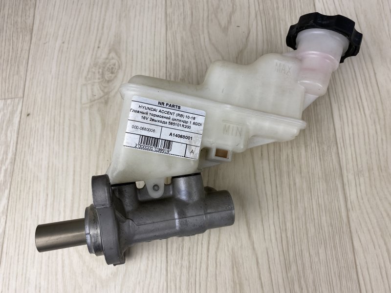 Запчасть главный тормозной цилиндр HYUNDAI ACCENT RB 10- 2015 RB 1.6 G4FD 58510-1R200 Б/У Главный тормозной цилиндр HYUNDAI ACCENT RB 10- 2015 RB 1.6 G4FD 58510-1R200 Б/У