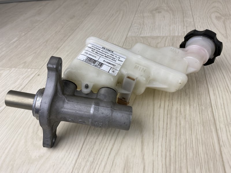 Главный тормозной цилиндр ACCENT RB 10- 2015 RB 1.6 G4FD Главный тормозной цилиндр ACCENT RB 10- 2015 RB 1.6 G4FD