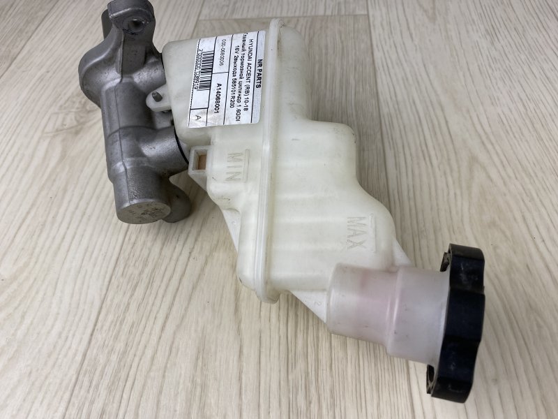 Главный тормозной цилиндр HYUNDAI ACCENT RB 10- RB 1.6 G4FD Главный тормозной цилиндр HYUNDAI ACCENT RB 10- RB 1.6 G4FD