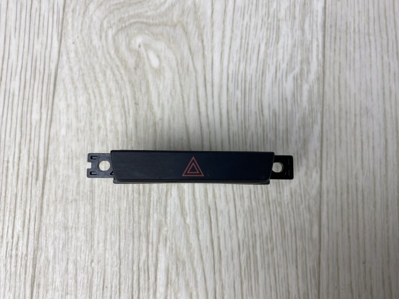 Кнопка аварийной сигнализации HONDA ACCORD COUPE CT 12- 2014 CT 2.4 K24W 35510-T2A-A01 Б/У