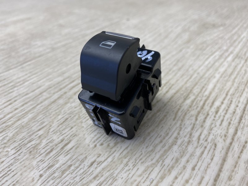 Кнопка стеклоподъемника задняя FUSION 14- 2015 CD4 1.5 HDTX Кнопка стеклоподъемника задняя FUSION 14- 2015 CD4 1.5 HDTX