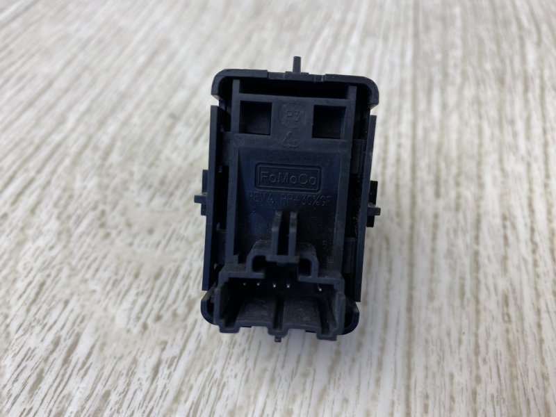 Кнопка стеклоподъемника задняя FUSION 14- 2015 CD4 1.5 HDTX Кнопка стеклоподъемника задняя FUSION 14- 2015 CD4 1.5 HDTX