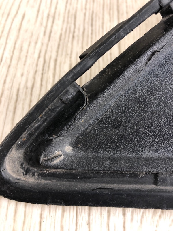 Накладка противотуманной фары правая FUSION 14- 2013 CD4 C20HDTX