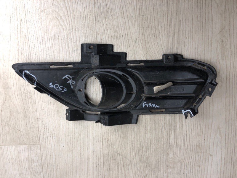 Накладка противотуманной фары правая FUSION 14- 2013 CD4 C20HDTX