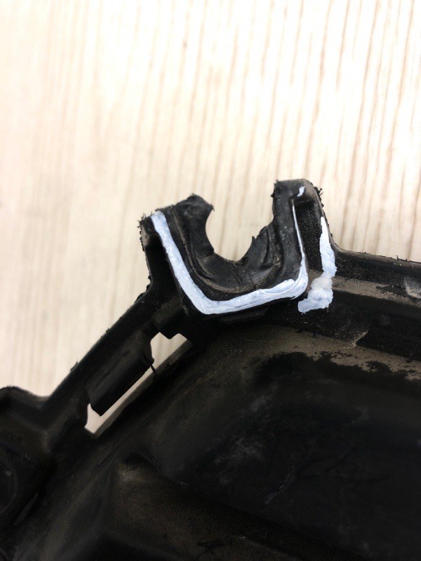 Накладка противотуманной фары правая FUSION 14- 2013 CD4 C20HDTX