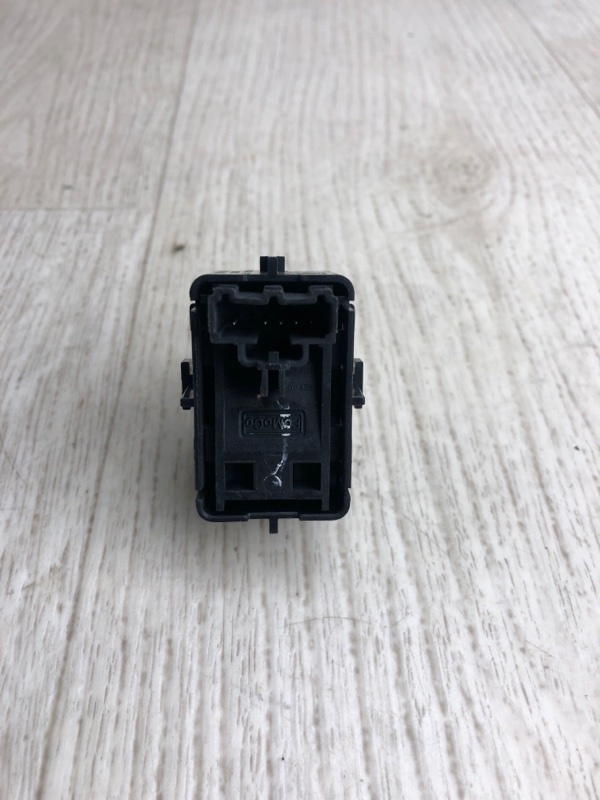 Кнопка стеклоподъемника задняя FORD FUSION 14- CD4 C20HDTX Кнопка стеклоподъемника задняя FORD FUSION 14- CD4 C20HDTX