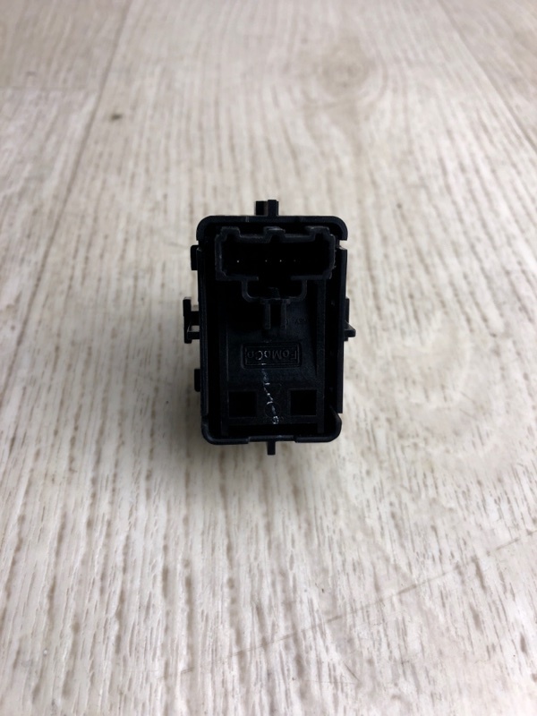 Кнопка стеклоподъемника задняя FORD FUSION 14- CD4 C20HDTX Кнопка стеклоподъемника задняя FORD FUSION 14- CD4 C20HDTX