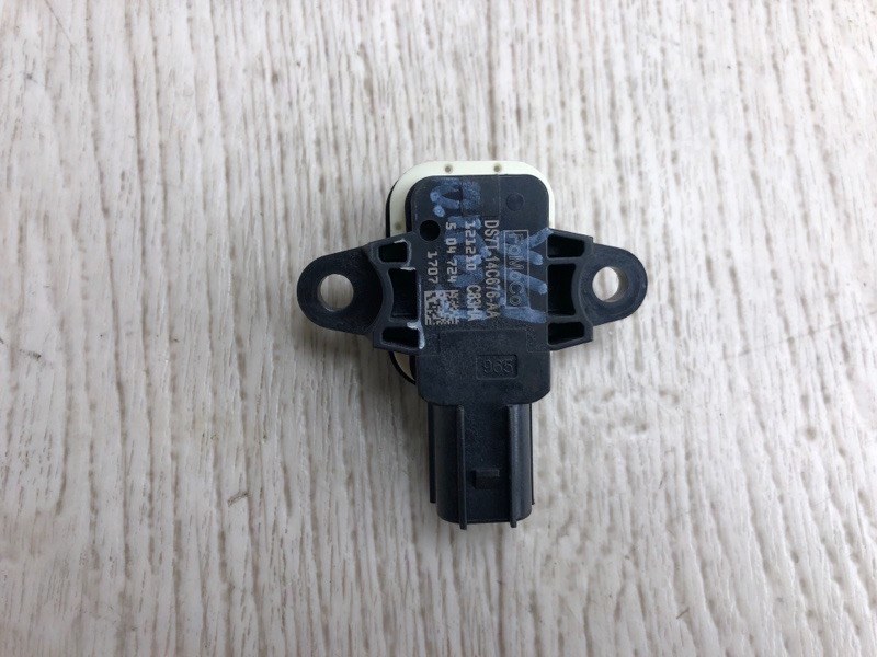 Датчик удара FORD FUSION 14- 2013 CD4 C20HDTX H2GZ-14B345-A Б/У