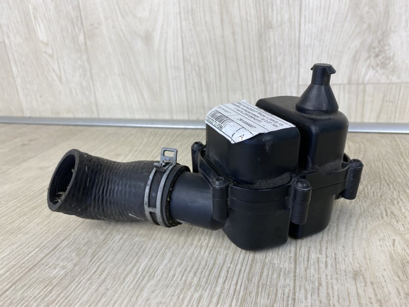 Патрубок интеркулера FUSION 14- 2014 CD4 C20HDTX Патрубок интеркулера FUSION 14- 2014 CD4 C20HDTX