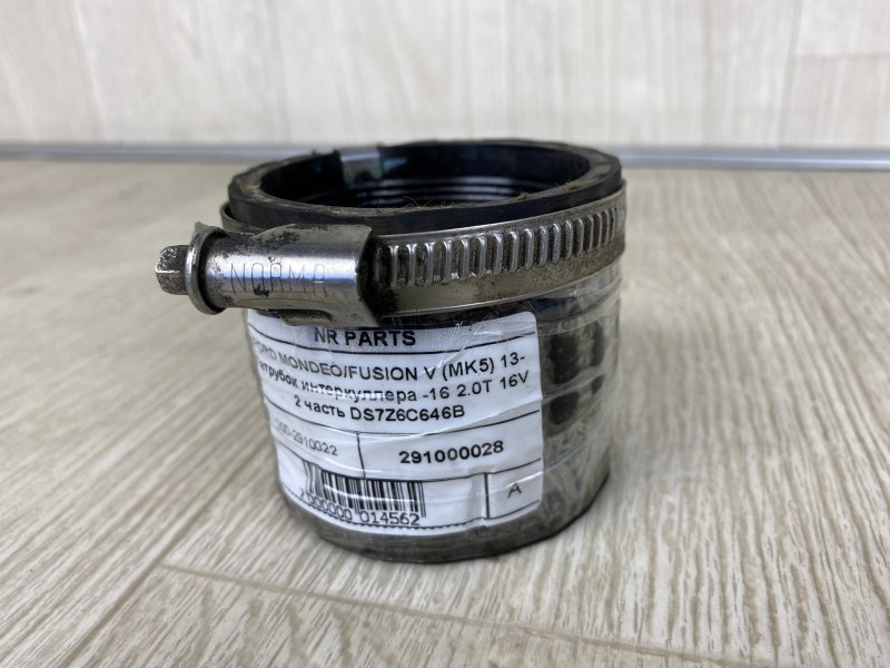 Запчасть патрубок интеркулера FORD FUSION 14- 2014 CD4 C20HDTX DS7Z-6C646-B Б/У Патрубок интеркулера FORD FUSION 14- 2014 CD4 C20HDTX DS7Z-6C646-B Б/У