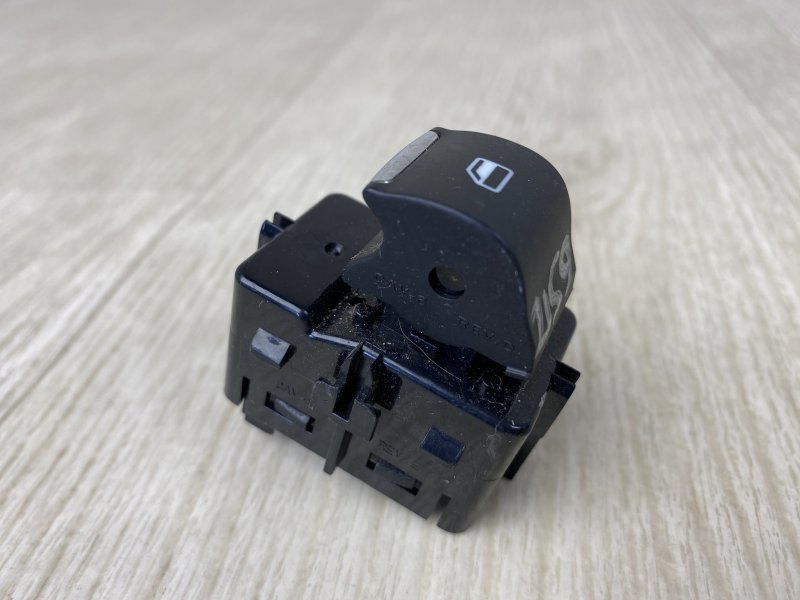 Кнопка стеклоподъемника задняя FORD FUSION 14- CD4 C20HDTX Кнопка стеклоподъемника задняя FORD FUSION 14- CD4 C20HDTX