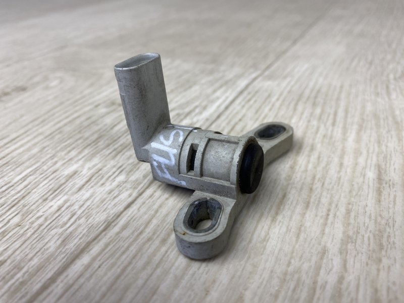 Запчасть датчик положения коленвала FORD FUSION 14- 2014 CD4 C20HDTX AS7Z-6C315-A Б/У Датчик положения коленвала FORD FUSION 14- 2014 CD4 C20HDTX AS7Z-6C315-A Б/У