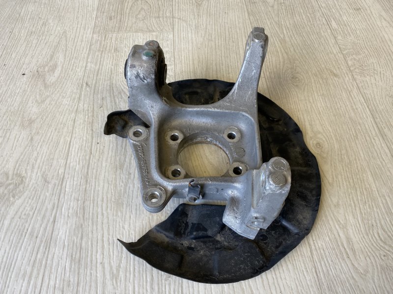 Запчасть цапфа задняя правая FORD FUSION 14- 2014 CD4 C25HDEX DG9Z-5B758-A Б/У Цапфа задняя правая FORD FUSION 14- 2014 CD4 C25HDEX DG9Z-5B758-A Б/У