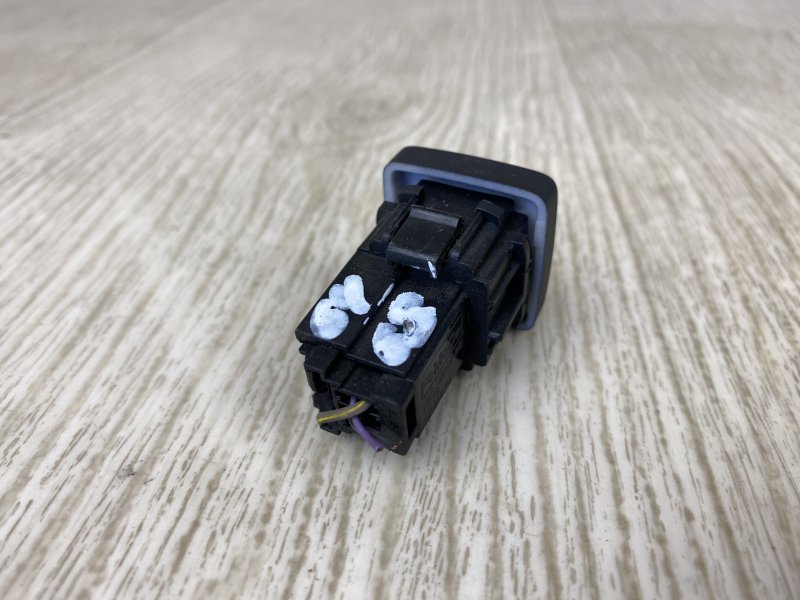 Кнопка открывания багажника внутренняя FORD FUSION 14- CD4 C25HDEX