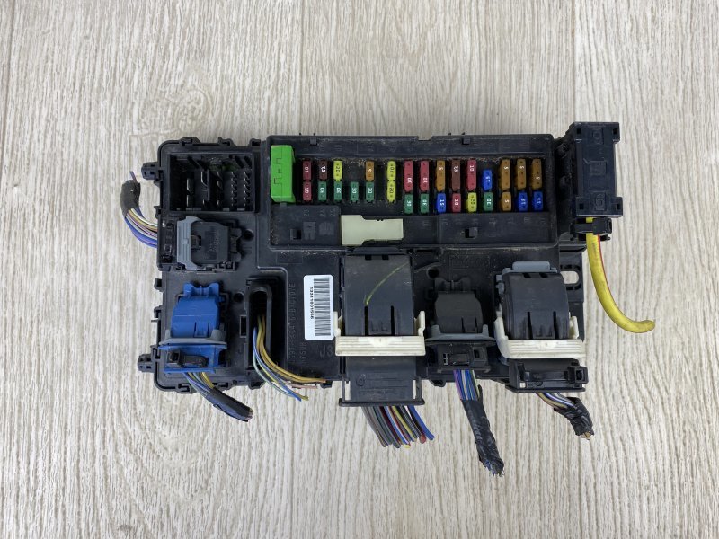 Блок предохранителей моторный отсек FORD FUSION 14- 2014 CD4 C25HDEX FU5Z-15604-AC Б/У
