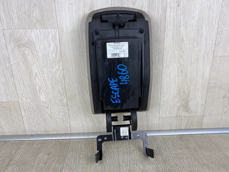 Подлокотник ESCAPE 12-19 2017 TM2 1.5 M9MA