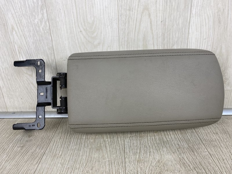 Подлокотник ESCAPE 12-19 2017 TM2 1.5 M9MA