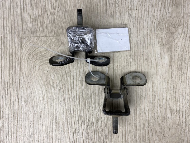 Петля крышки багажника ESCAPE 12-19 2017 TM2 1.5 M9MA