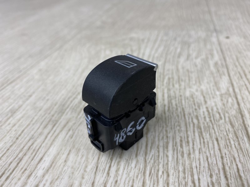 Кнопка стеклоподъемника ESCAPE 12-19 2017 TM2 1.5 M9MA Кнопка стеклоподъемника ESCAPE 12-19 2017 TM2 1.5 M9MA