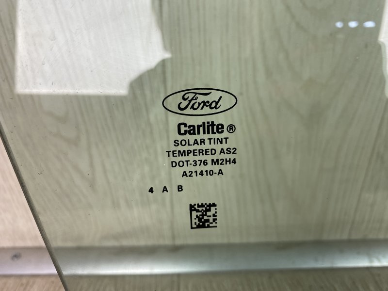 Стекло двери переднее правое FOCUS 10-18 2014 BK 2.0 XQDA