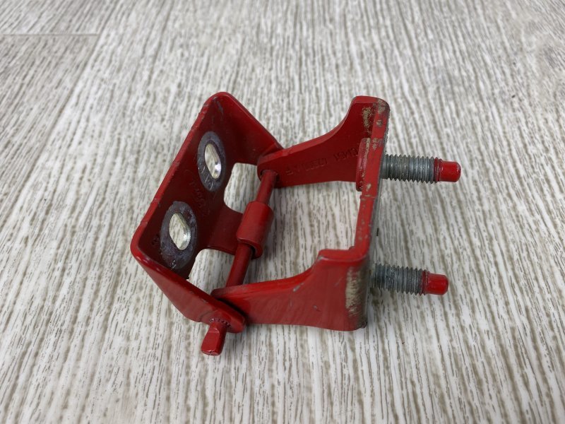 Петля крышки багажника левая FORD FOCUS 10-18 BK 2.0 XQDA Петля крышки багажника левая FORD FOCUS 10-18 BK 2.0 XQDA