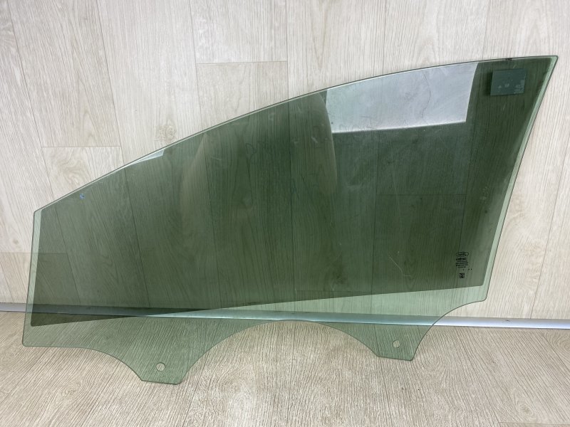 Стекло двери переднее правое FORD FOCUS 10-18 CB8 2.0 XQDA