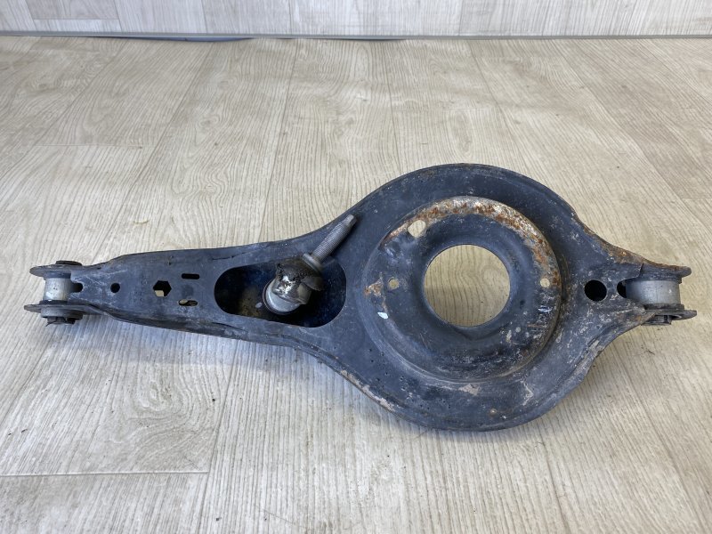 Рычаг задней подвески поперечный нижний FORD FOCUS 10-18 CB8 2.0 XQDA