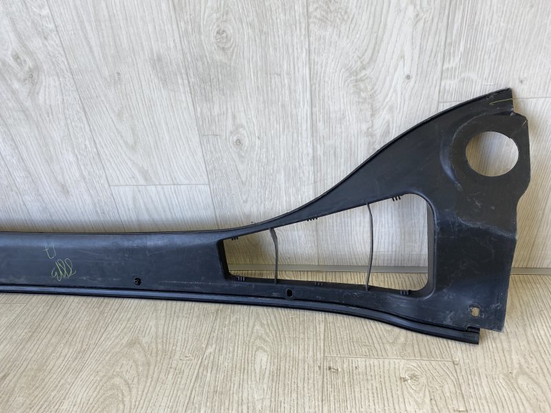 Пластик под лобовое стекло / Жабо FORD FOCUS 10-18 CB8 2.0 XQDA