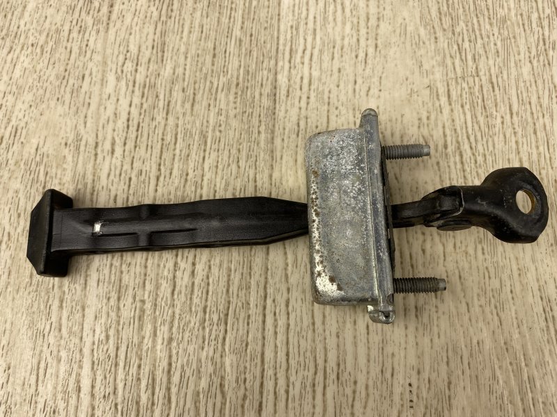 Ограничитель двери передний FOCUS 10-18 2015 CB8 2.0 XQDA Ограничитель двери передний FOCUS 10-18 2015 CB8 2.0 XQDA