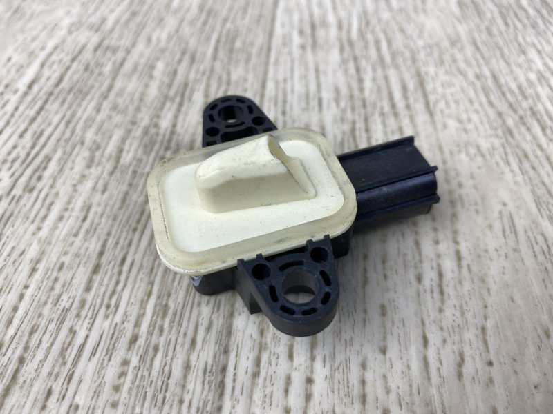 Датчик удара FOCUS 10-18 2015 CB8 2.0 XQDA