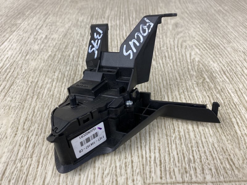 Кнопки на руль правые FOCUS 10-18 2015 CB8 2.0 XQDA Кнопки на руль правые FOCUS 10-18 2015 CB8 2.0 XQDA