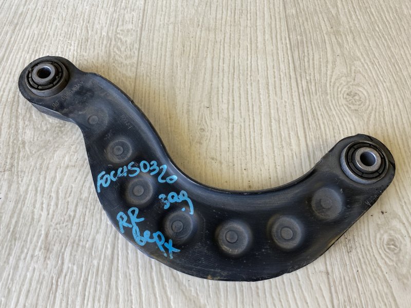 Рычаг задней подвески поперечный верхний FORD FOCUS 10-18 CB8 2.0 XQDA