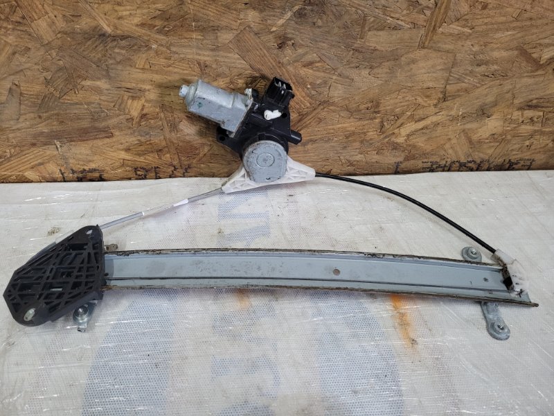 Стеклоподъемник передний правый SUBARU IMPREZA WRX 10-14 GH 2014 Хетчбек 2.5 EJ255 61041FG002 Б/У