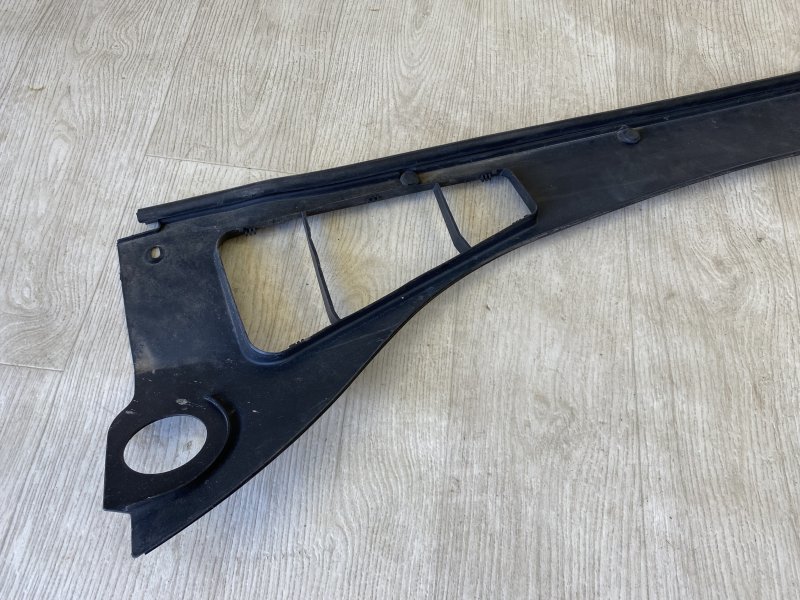 Пластик под лобовое стекло / Жабо FOCUS 10-18 2015 CB8 2.0 XQDA