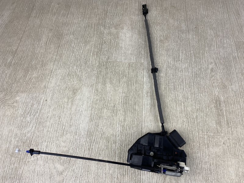 Запчасть замок двери передний правый FORD FOCUS 10-18 2015 CB8 2.0 XQDA F1EZ-58219A64-A Б/У Замок двери передний правый FORD FOCUS 10-18 2015 CB8 2.0 XQDA F1EZ-58219A64-A Б/У