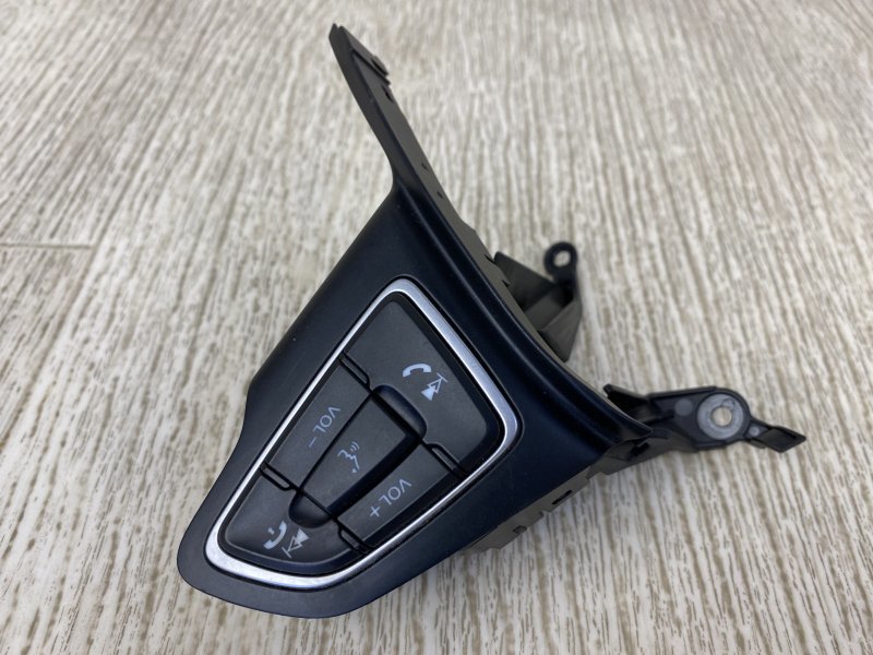 Кнопки на руль правые FORD FOCUS 10-18 CB8 2.0 XQDA