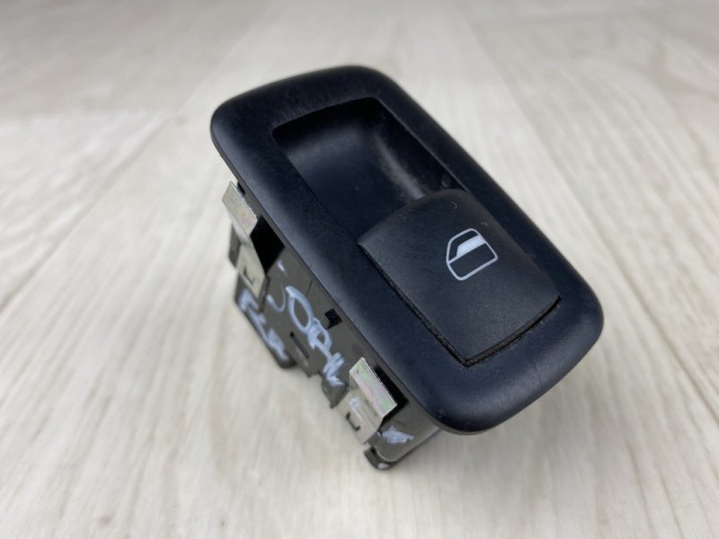 Кнопка стеклоподъемника задняя JOURNEY 08-20 2013 JC 2.4 ED3