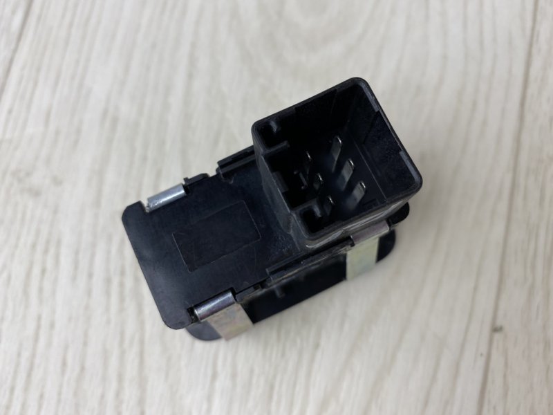 Кнопка стеклоподъемника задняя JOURNEY 08-20 2013 JC 2.4 ED3