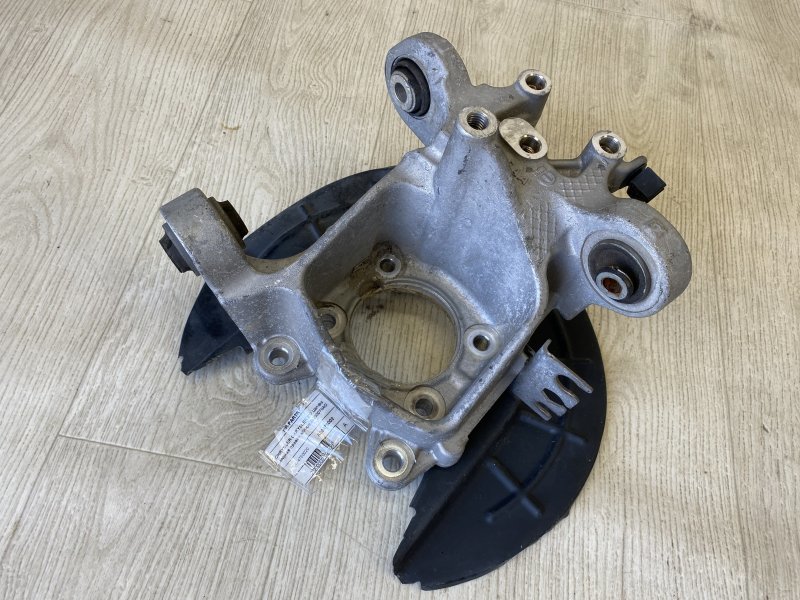 Цапфа задняя правая 200 14-16 2015 UF 2.4 ED6